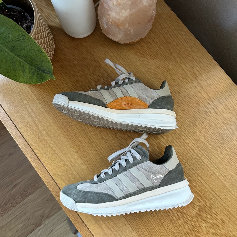 Women’s Adidas SL 72 RTN SHOES Size 8